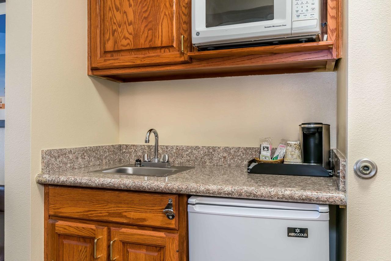 Comfort Suites Springfield - thumb 29
