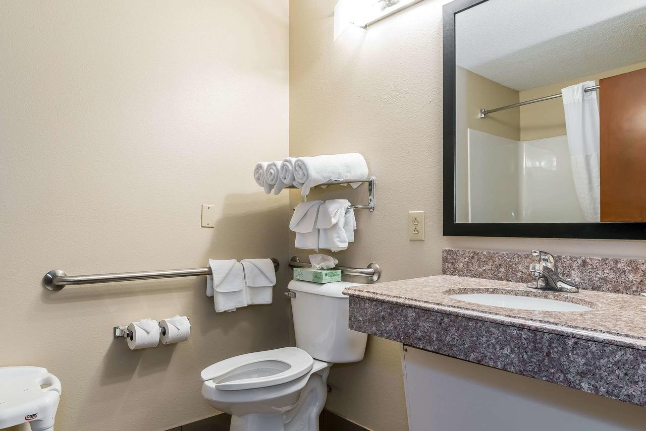 Comfort Suites Springfield - thumb 6