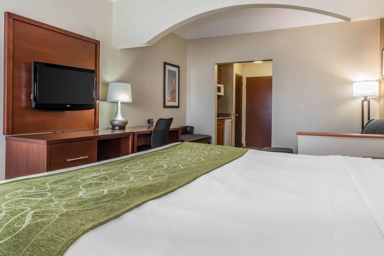 Comfort Suites Springfield - thumb 35