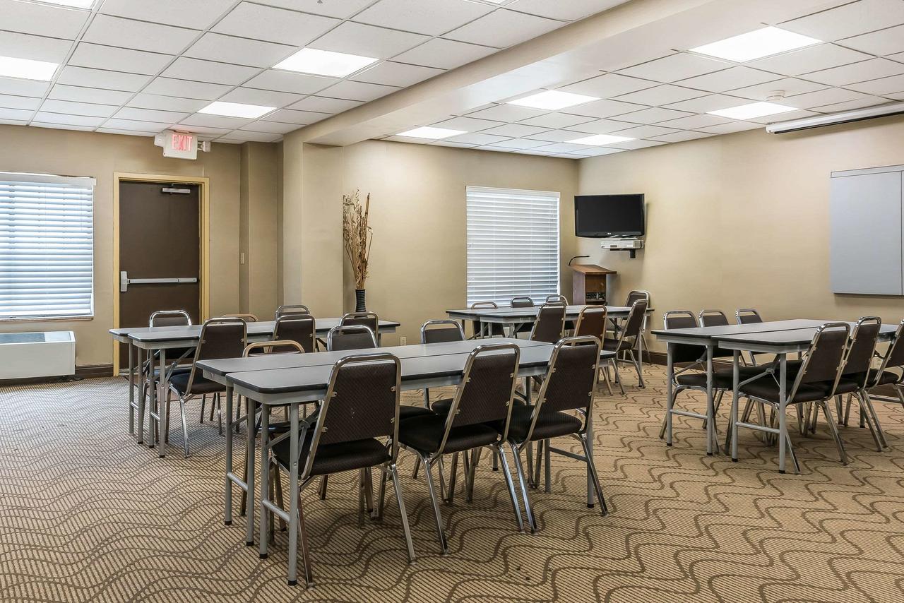 Comfort Suites Springfield - thumb 25