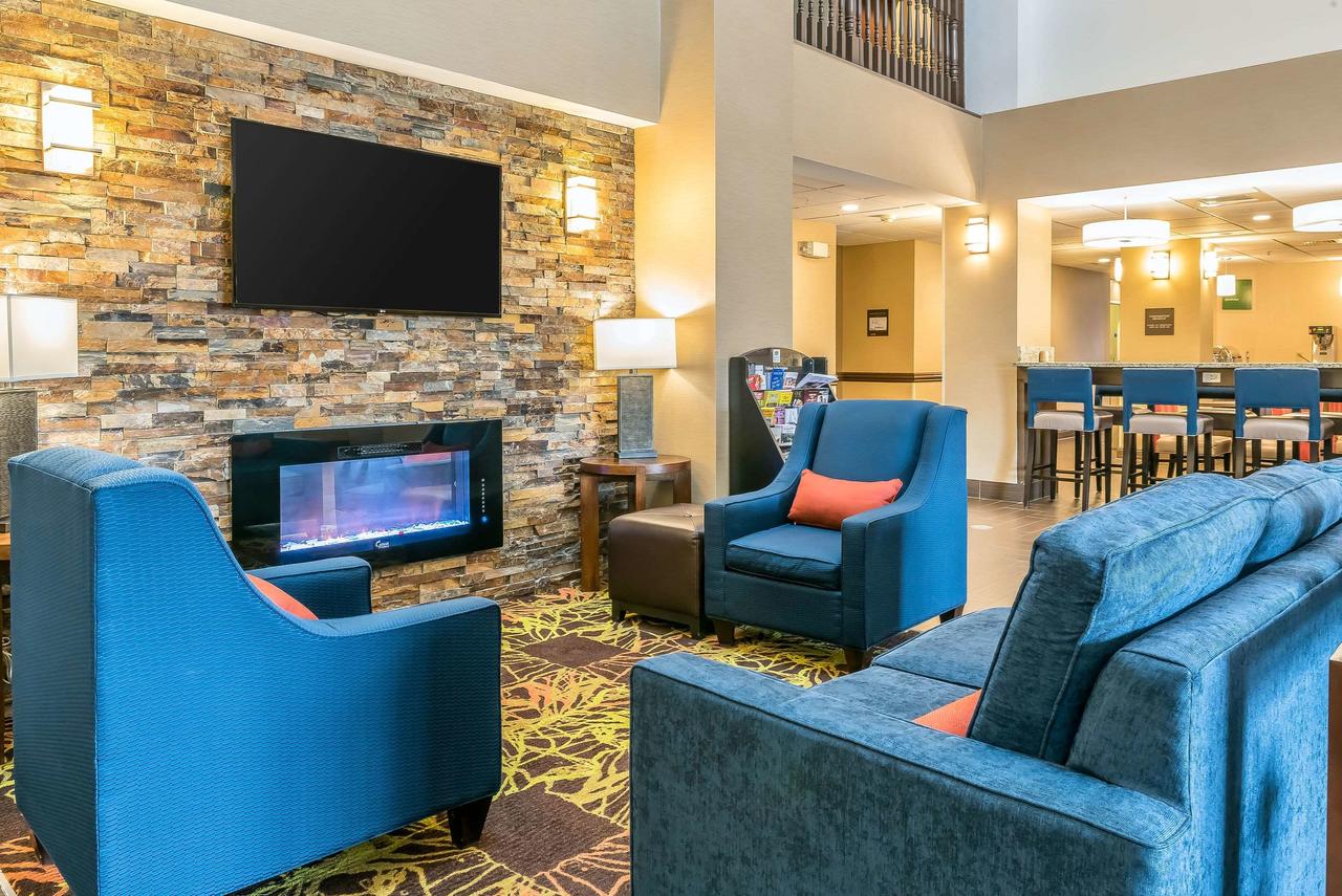 Comfort Suites Springfield - thumb 36