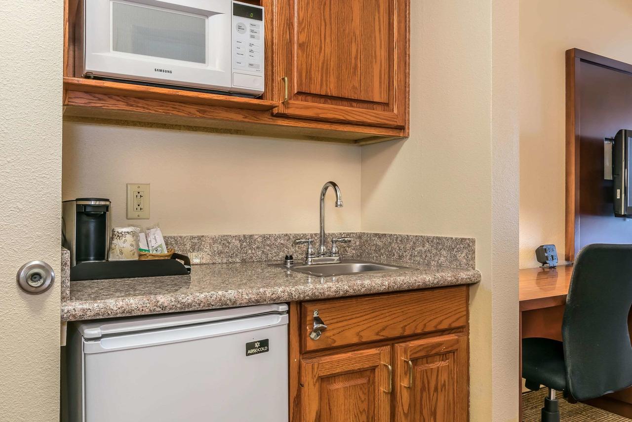 Comfort Suites Springfield - thumb 3