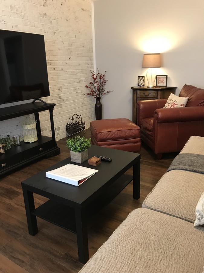 Charming Duplex Nestled Near Historic Lebanon - thumb 2