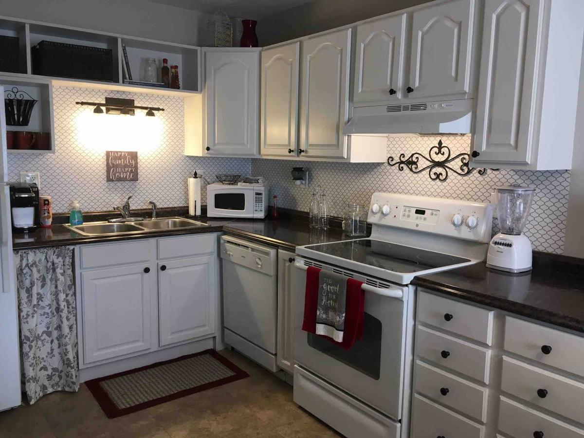 Charming Duplex Nestled Near Historic Lebanon - thumb 0