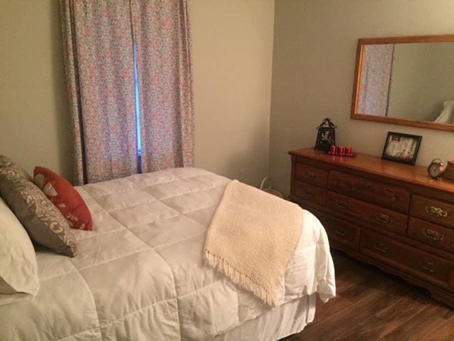 Charming Duplex Nestled Near Historic Lebanon - thumb 6