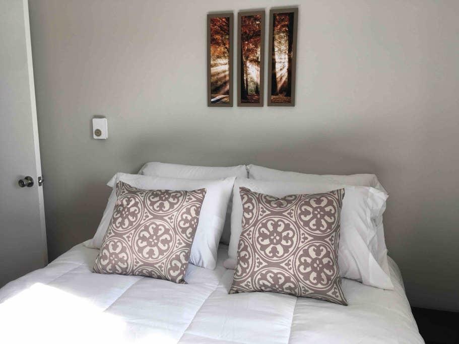 Charming Duplex Nestled Near Historic Lebanon - thumb 7