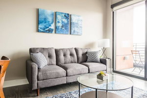 Downtown Views + Parking @ 1br Across The Commons