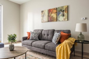Center Of Entertainment - 1br At The Commons