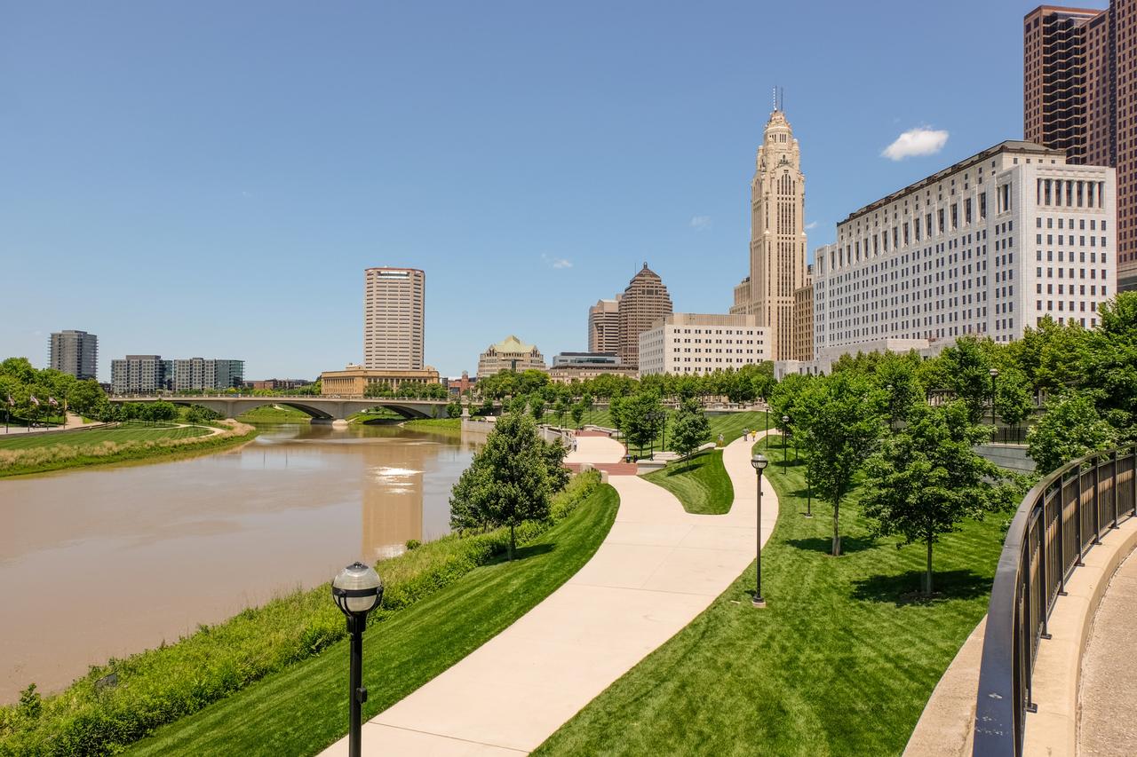 Center Of Entertainment - 1br At The Commons - thumb 6