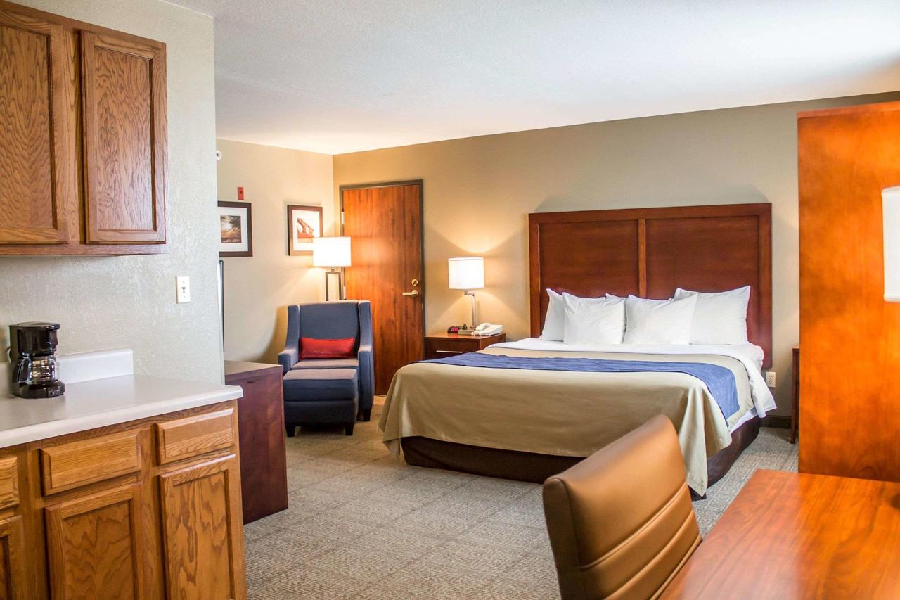 Comfort Inn & Suites Fremont - thumb 2