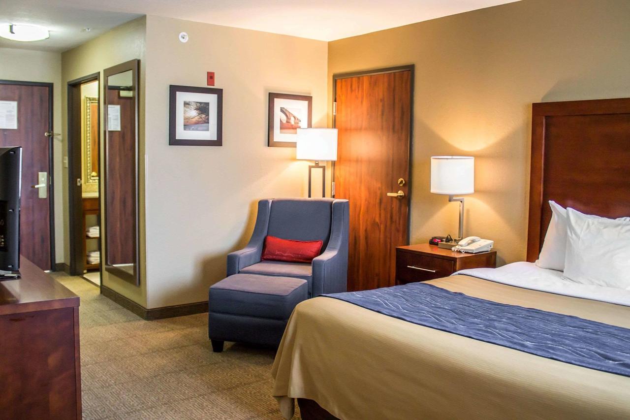 Comfort Inn & Suites Fremont - thumb 26