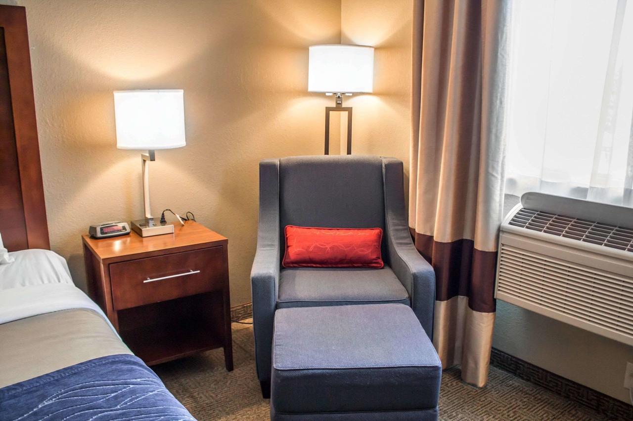 Comfort Inn & Suites Fremont - thumb 10