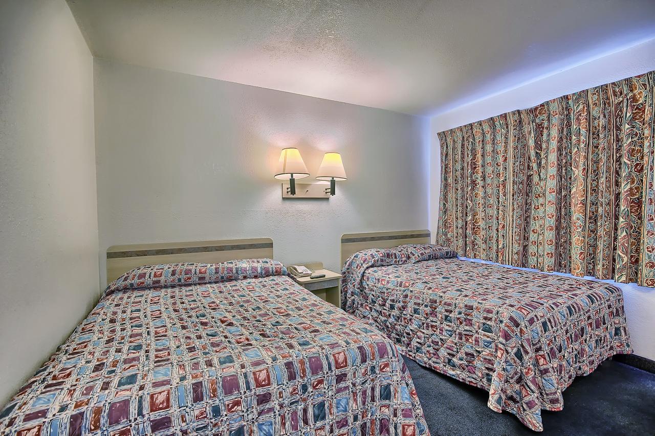 Rodeway Inn Columbus - thumb 3