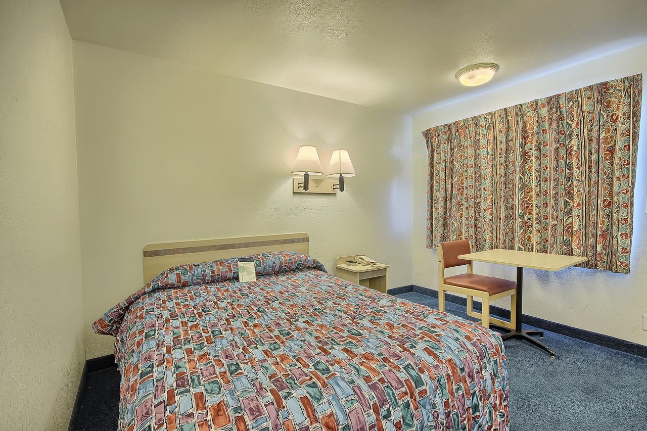 Rodeway Inn Columbus - thumb 7