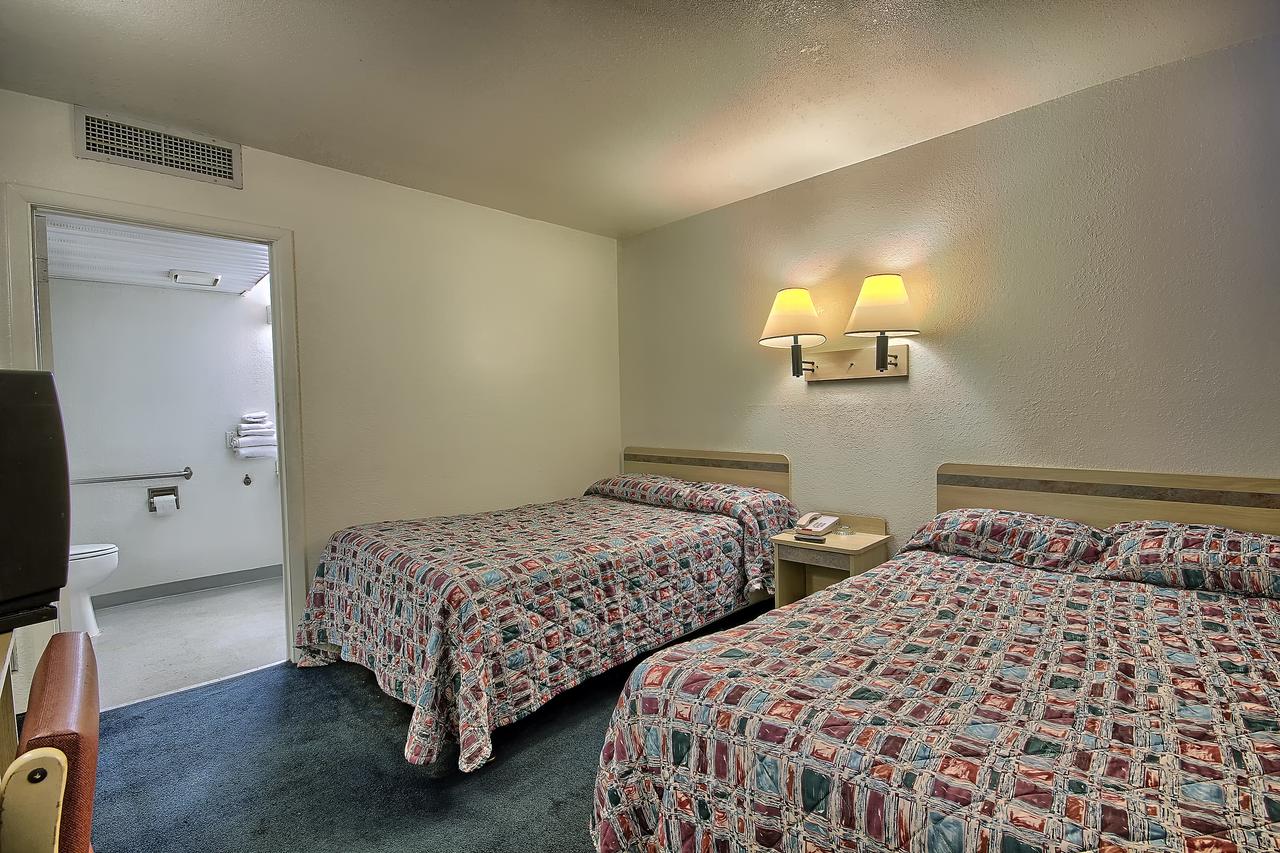 Rodeway Inn Columbus - thumb 8