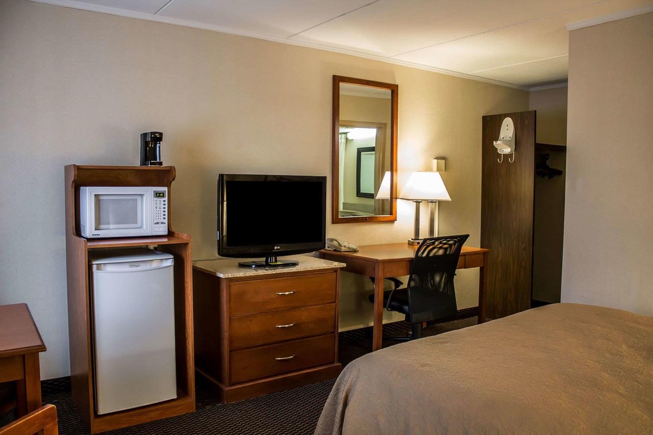 Quality Inn & Suites North - thumb 16