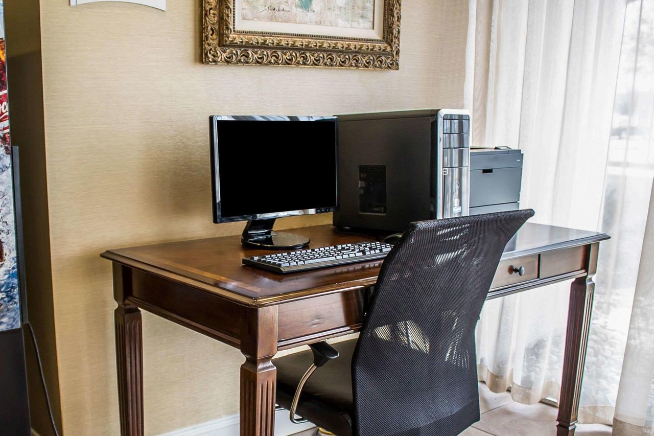Quality Inn & Suites North - thumb 22