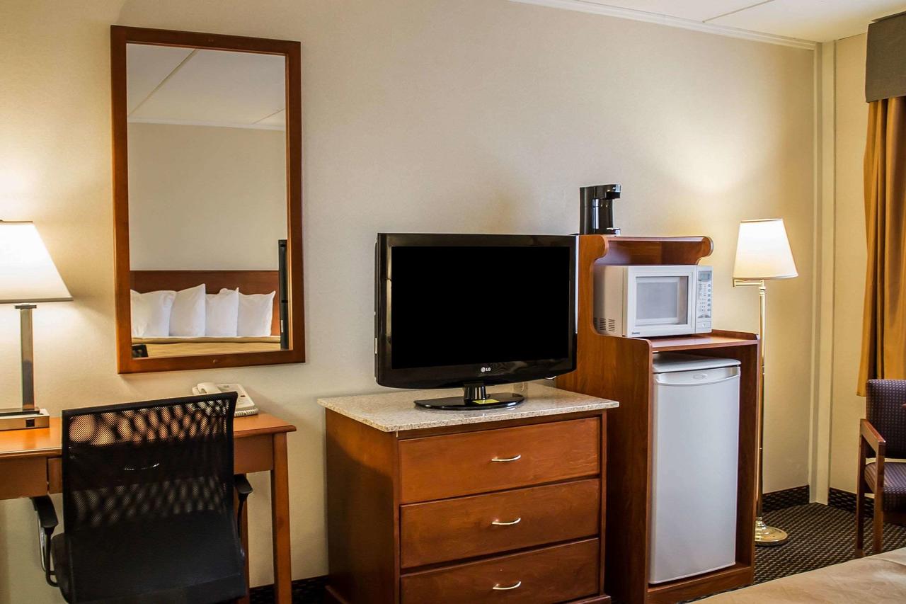 Quality Inn & Suites North - thumb 11