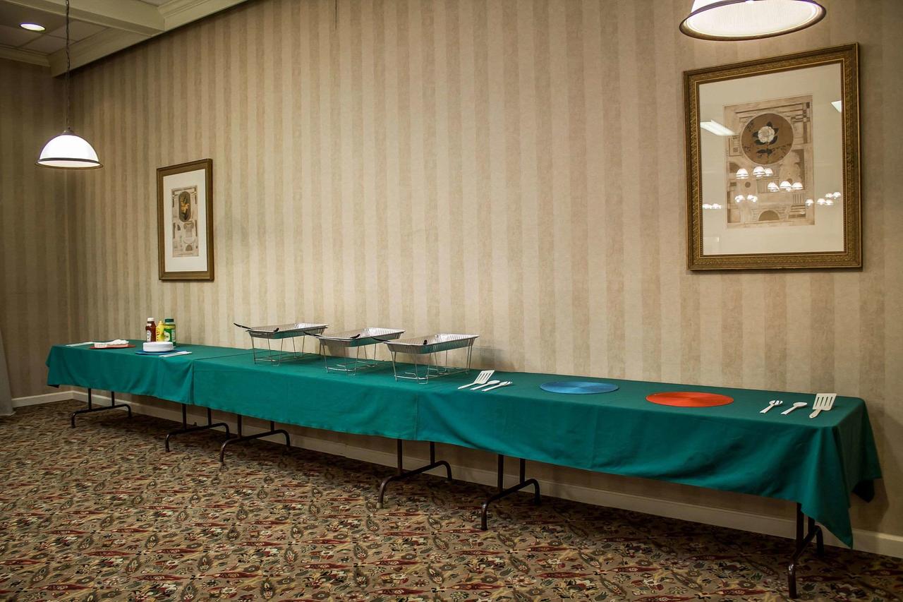 Quality Inn & Suites North - thumb 9
