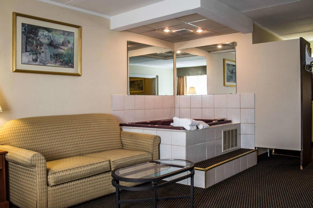 Quality Inn & Suites North - thumb 1