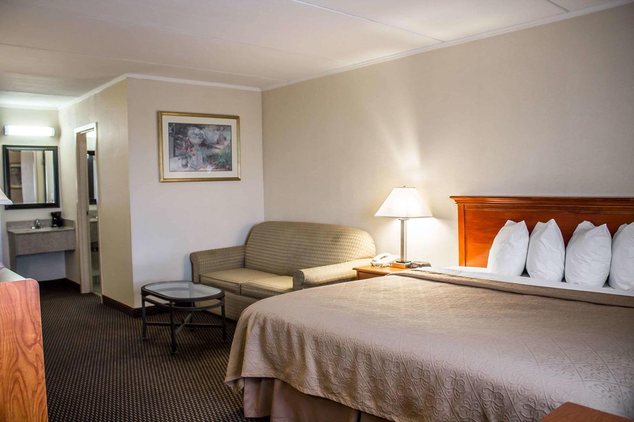 Quality Inn & Suites North - thumb 3