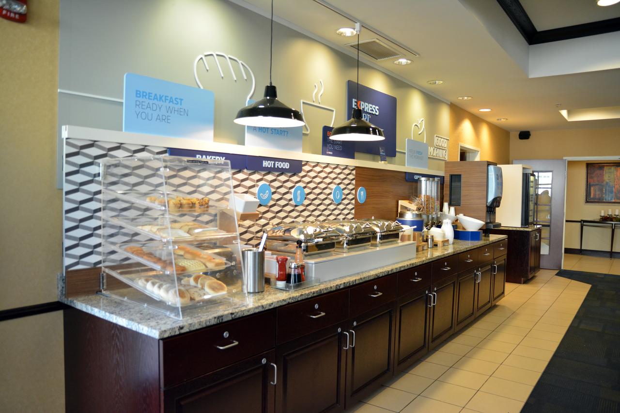 Holiday Inn Express & Suites Youngstown West I 80 - thumb 4