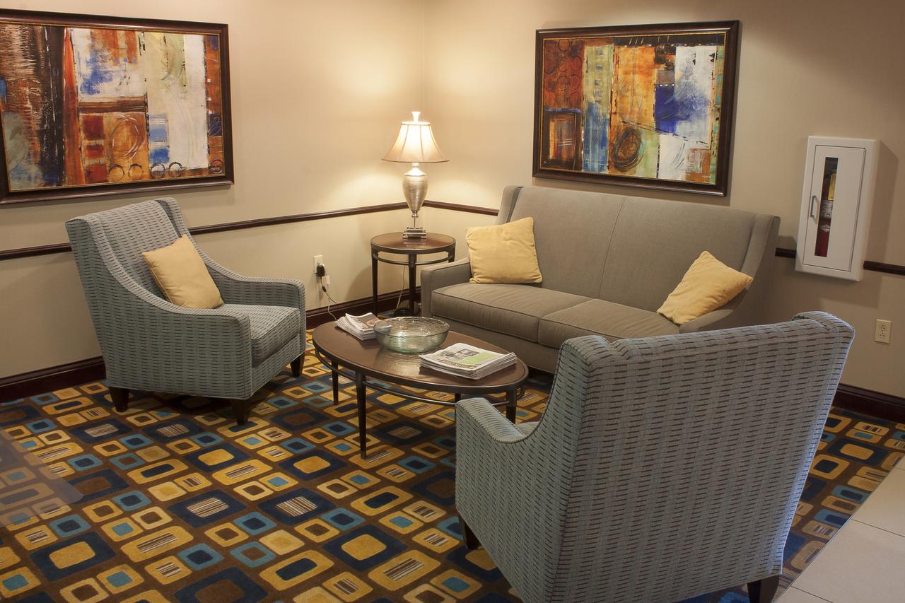Holiday Inn Express & Suites Youngstown West I 80 - thumb 17