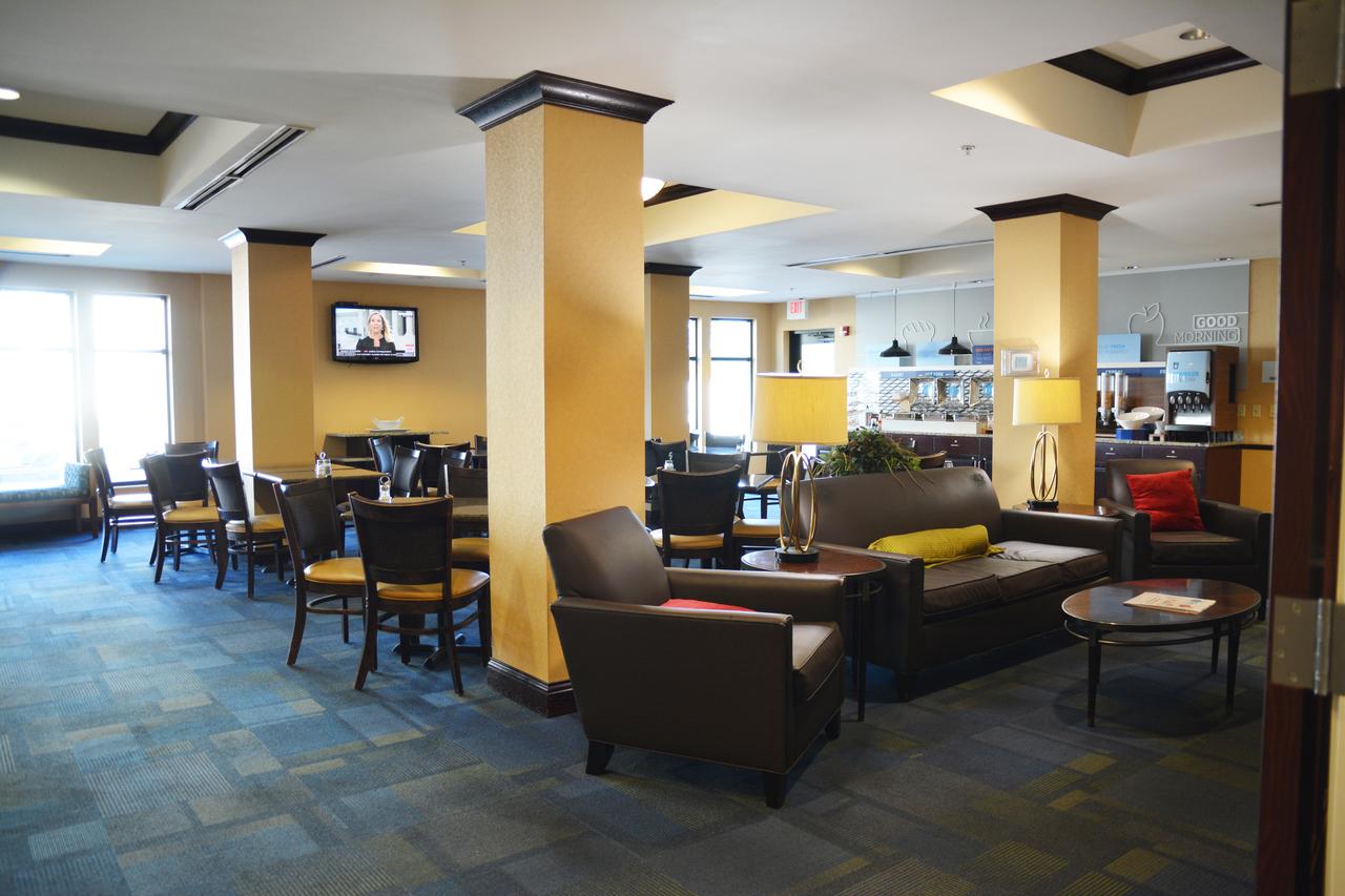 Holiday Inn Express & Suites Youngstown West I 80 - thumb 3