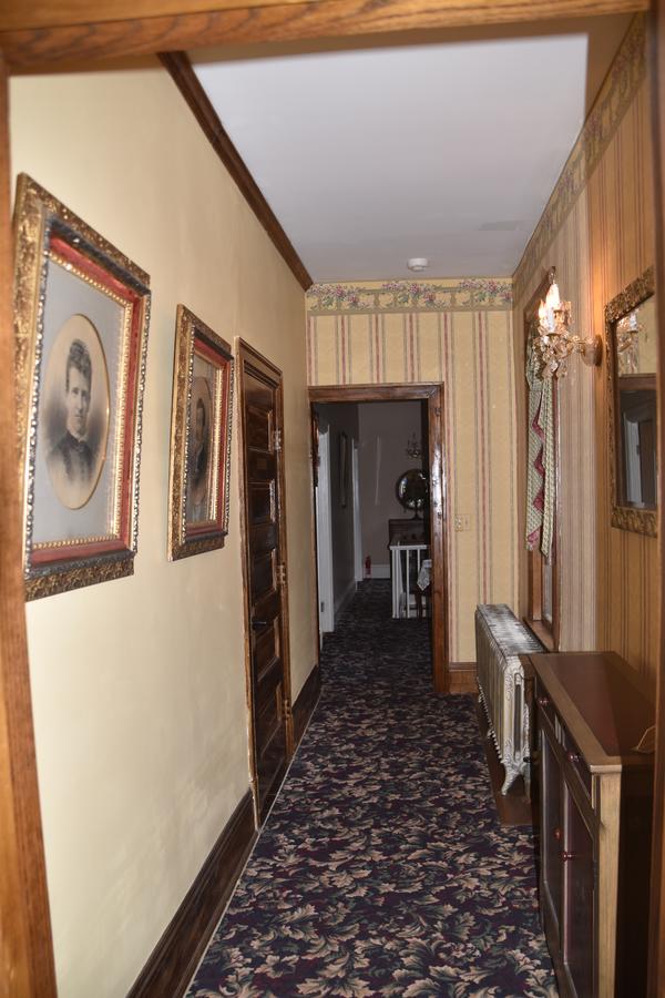 Charles Nelson Schmick House - thumb 35