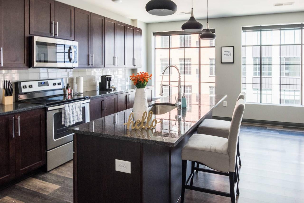 Open Loft W/ Balcony - Near Scioto River + Dining - thumb 11