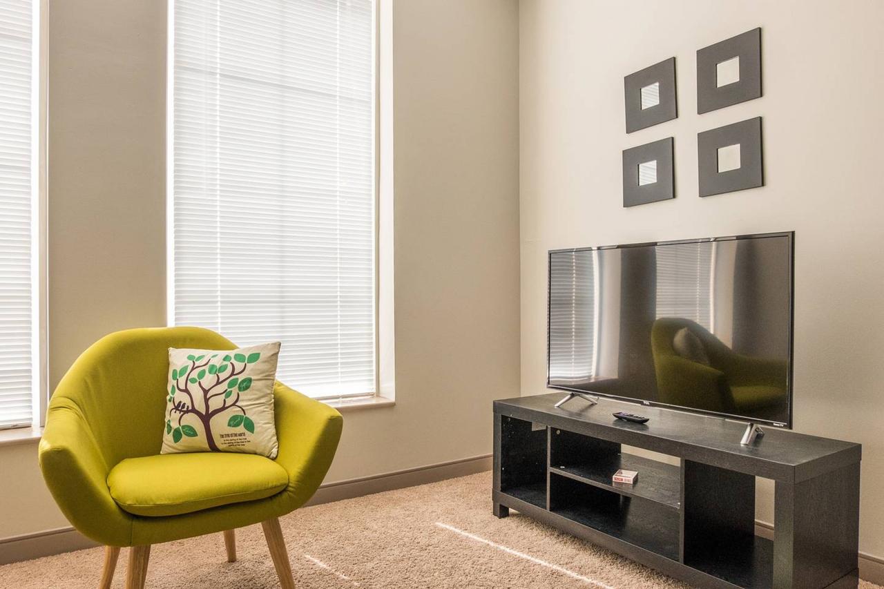 Hottest Spot @ The Commons - 2br + Gym Near Dining - thumb 3