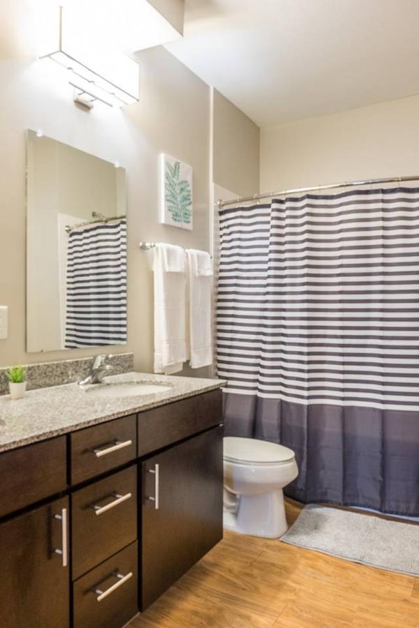 Hottest Spot @ The Commons - 2br + Gym Near Dining - thumb 23