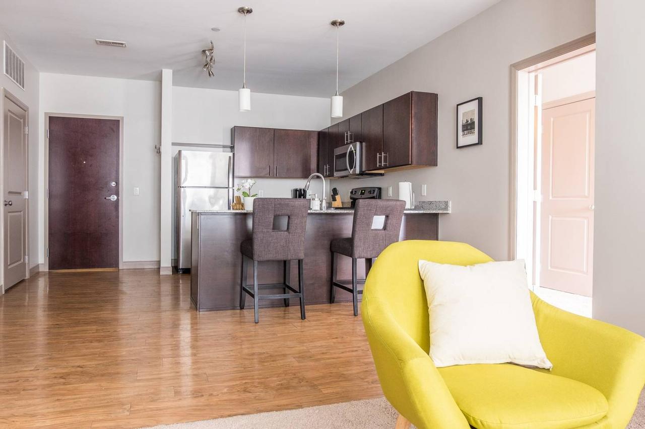 Hottest Spot @ The Commons - 2br + Gym Near Dining - thumb 5