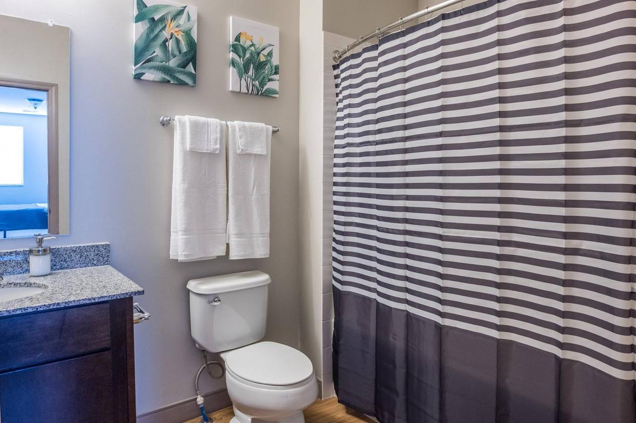 Hottest Spot @ The Commons - 2br + Gym Near Dining - thumb 19