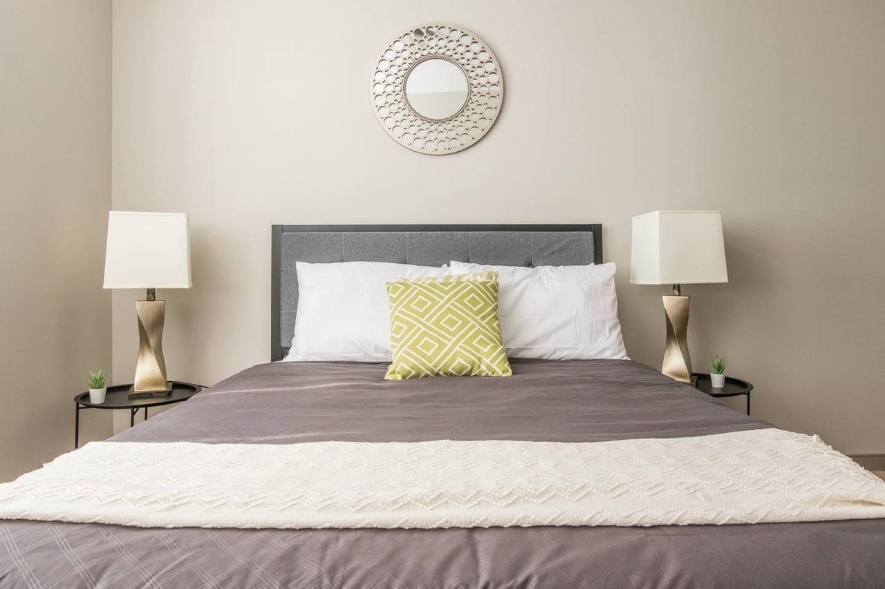Hottest Spot @ The Commons - 2br + Gym Near Dining - thumb 1