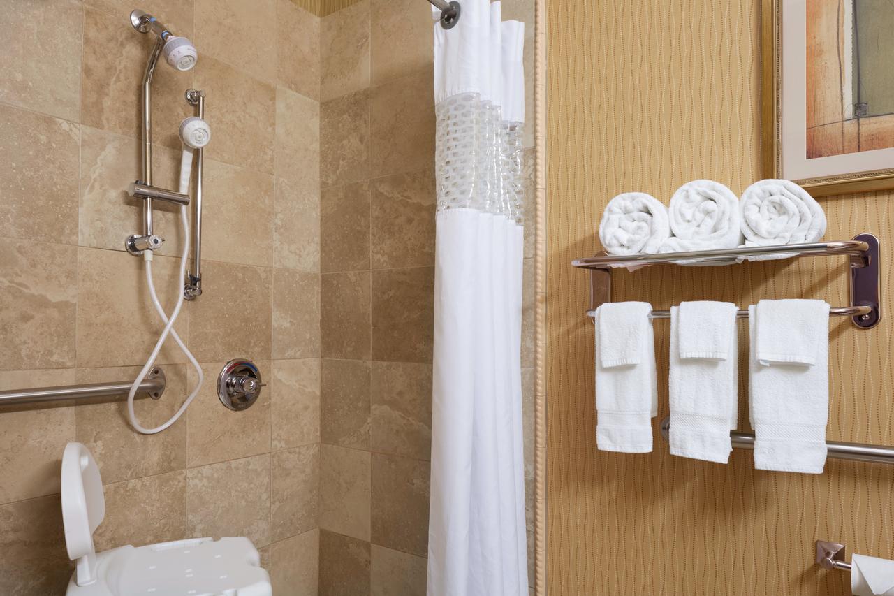 Hampton Inn Findlay - thumb 3