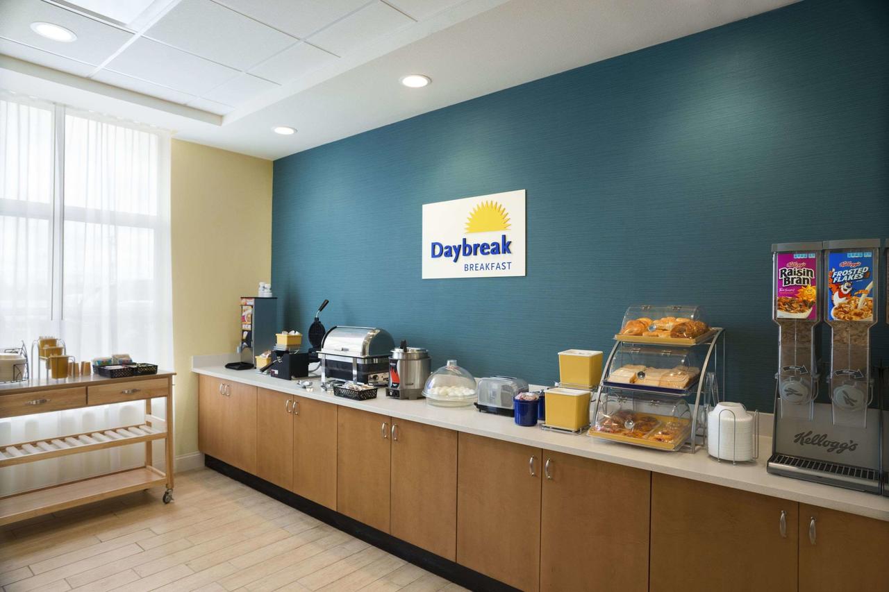 Days Inn & Suites By Wyndham Belmont - thumb 30