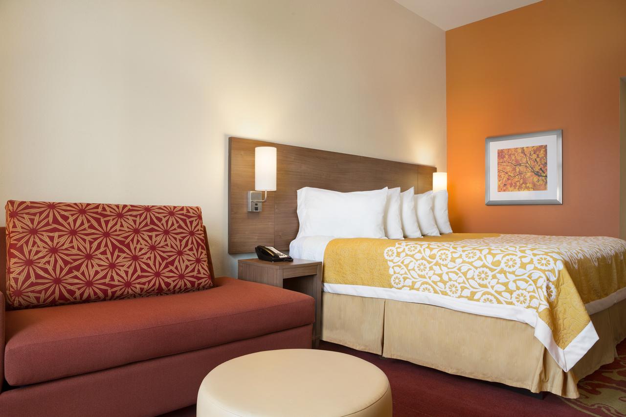 Days Inn & Suites By Wyndham Belmont - thumb 11