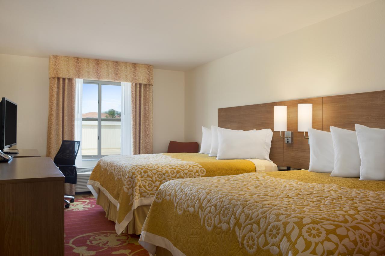 Days Inn & Suites By Wyndham Belmont - thumb 10