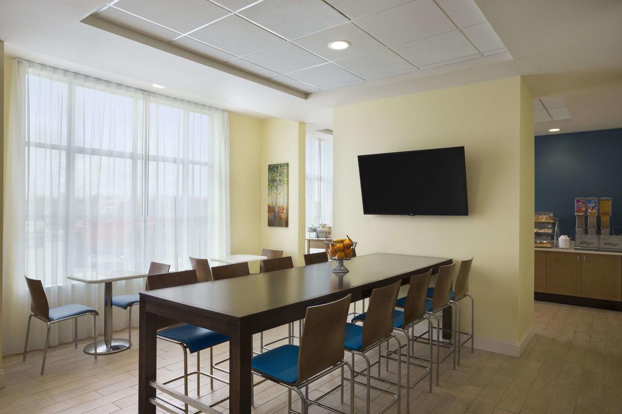 Days Inn & Suites By Wyndham Belmont - thumb 38