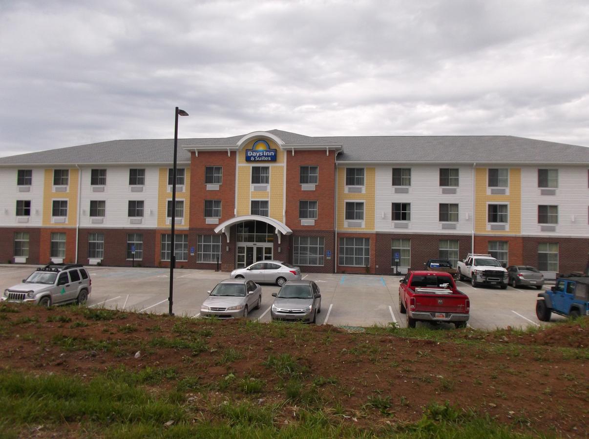 Days Inn & Suites By Wyndham Belmont - thumb 7