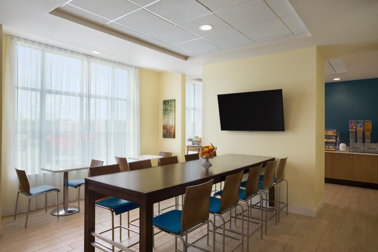 Days Inn & Suites By Wyndham Belmont - thumb 25