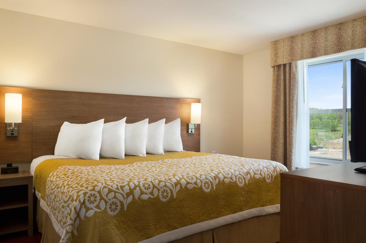 Days Inn & Suites By Wyndham Belmont - thumb 19