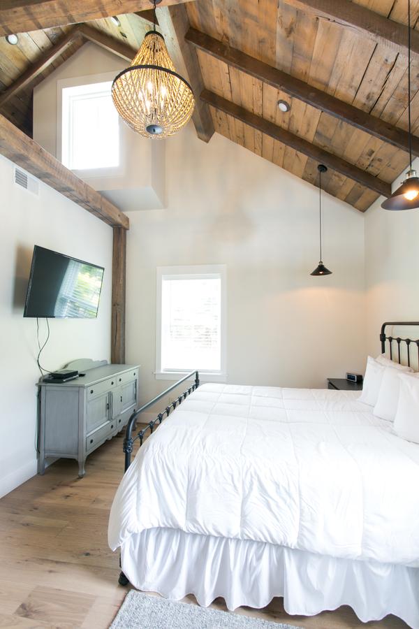 Pine Cove Farmhouse - thumb 24
