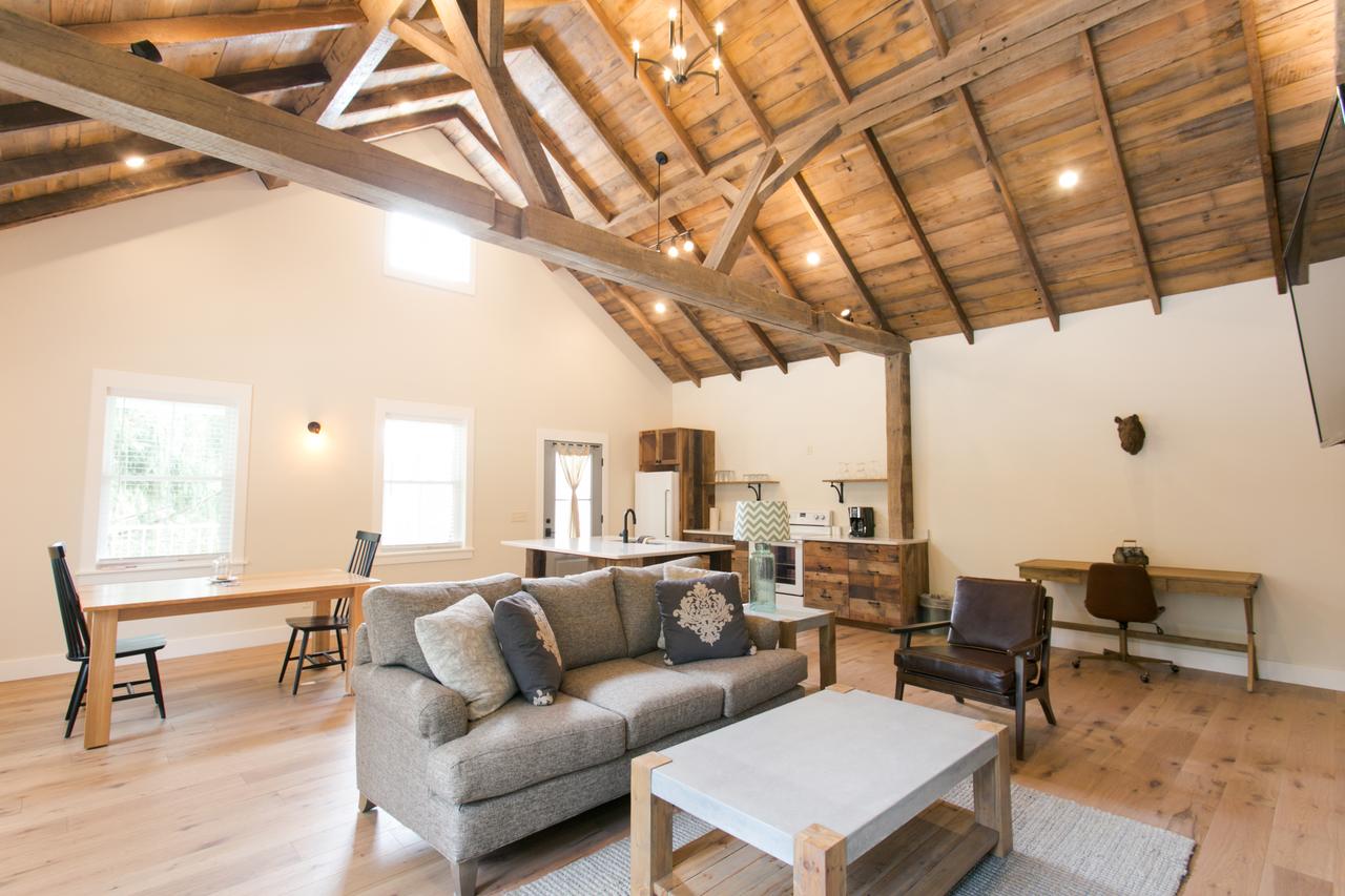 Pine Cove Farmhouse - thumb 2