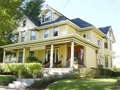 The Harkins House Inn Bed & Breakfast - thumb 0