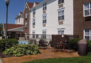 TownePlace Suites Cleveland Airport - thumb 2