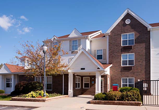 TownePlace Suites Cleveland Airport - thumb 15