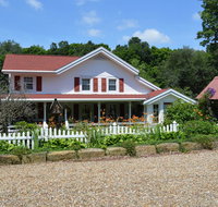 The Mohican Farmhouse - Accommodation Ohio