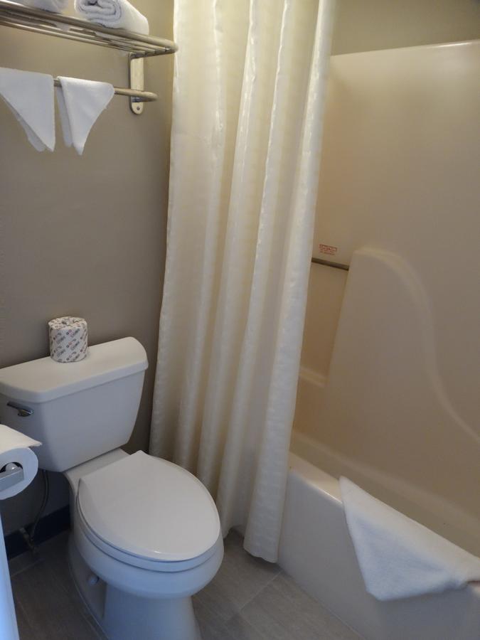 Deerfield Inn - thumb 10